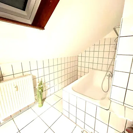 Ferienwohnung Fuer 5 Personen, Gemuetlich Und Moebliert Apartmán *