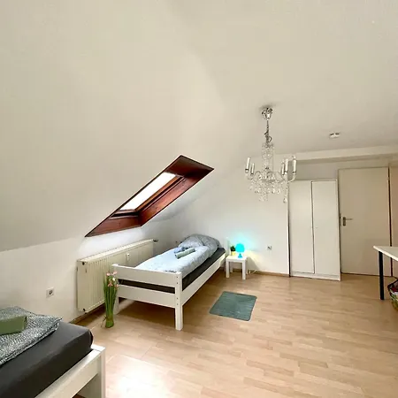 Ferienwohnung Fuer 5 Personen, Gemuetlich Und Moebliert Apartmán