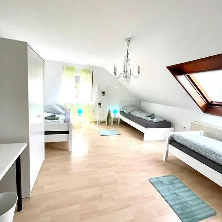 Ferienwohnung Fuer 5 Personen, Gemuetlich Und Moebliert Apartmán Stein bei Nurnberg