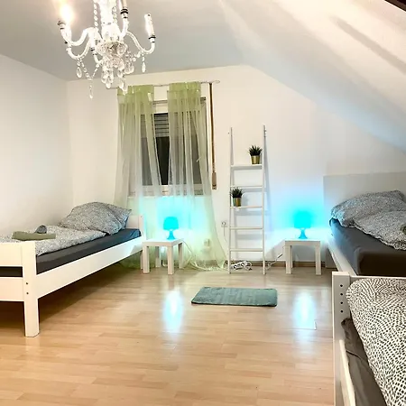 Ferienwohnung Fuer 5 Personen, Gemuetlich Und Moebliert *