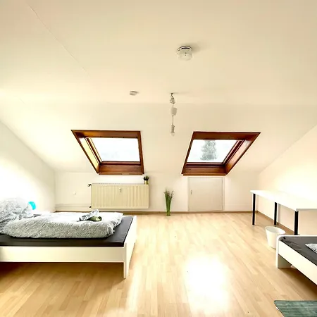 Ferienwohnung Fuer 5 Personen, Gemuetlich Und Moebliert